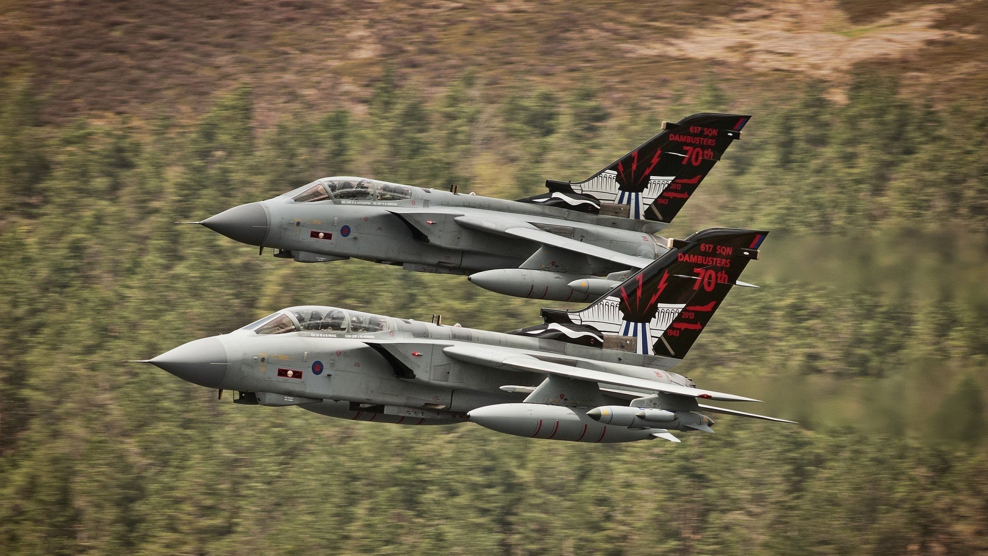 爱游戏体育-勇士险胜凯尔特人,库里绝杀不中但维金斯补篮致胜,勇士签约维金斯