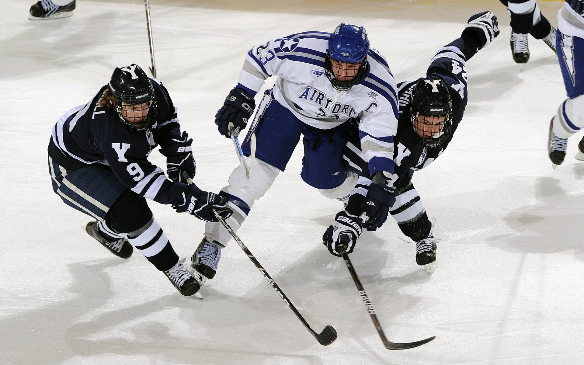 逆境中的“领袖”：伤愈归来的队魂带领球队反弹，逆境者是什么意思
